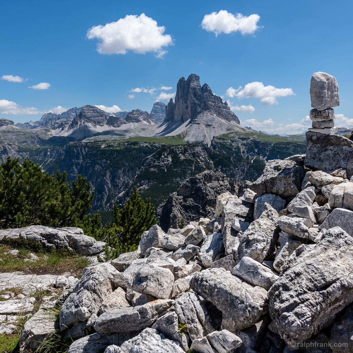 Blick vom Monte Piano zu den Drei Zinnen / Foto: Ralph Frank